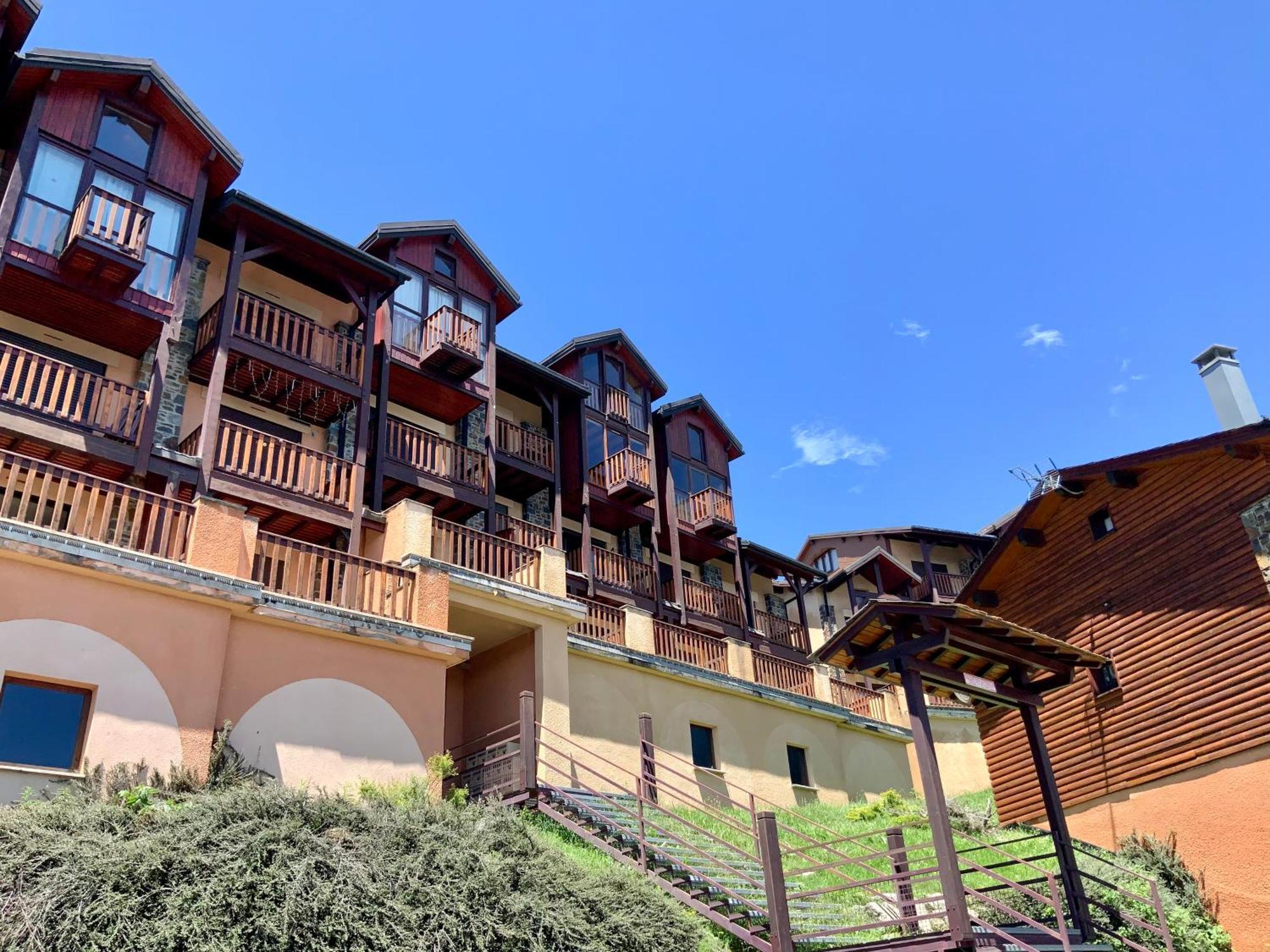 Studio Cabine Chaleureux A Pyrenees 2000 - Wifi Et Parking Prive Bolquere Exterior photo